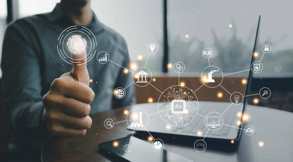 تحسين إنتاجية فريق العمل مع نظام الحضور الذكي بالبصمة من FlowHCM